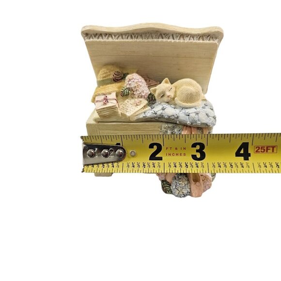 Vintage 1997 FIGI Hope Chest Box Hinged Sleeping Cat Trinket Box Home Décor - Picture 12 of 16